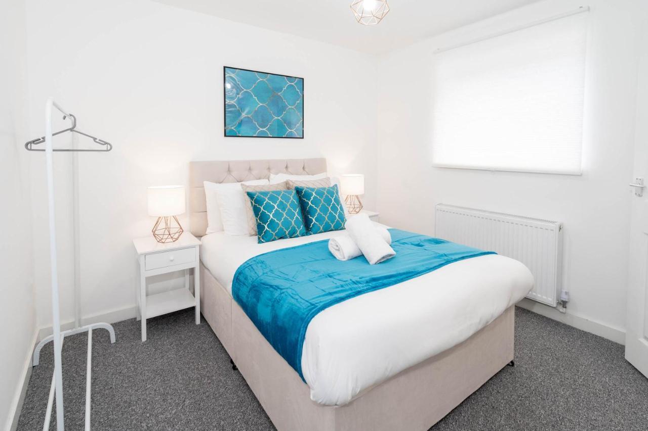Two Bedroom Apartment - En Suites - Smart Tv'S - Wifi - Netflix - Bearwood バーミンガム エクステリア 写真