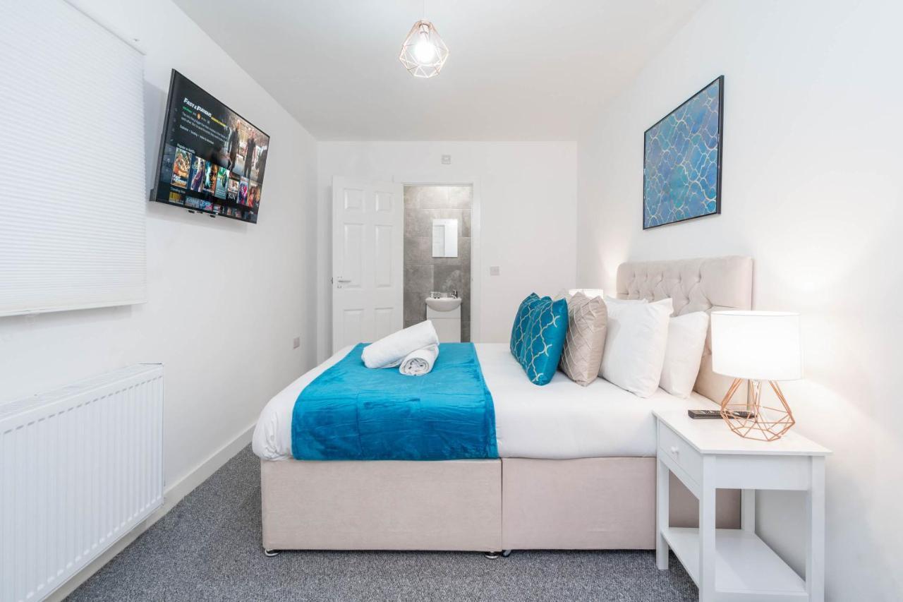 Two Bedroom Apartment - En Suites - Smart Tv'S - Wifi - Netflix - Bearwood バーミンガム エクステリア 写真