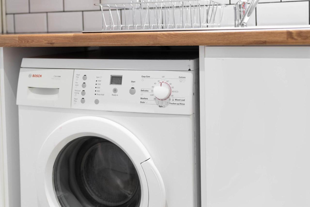 Two Bedroom Apartment - En Suites - Smart Tv'S - Wifi - Netflix - Bearwood バーミンガム エクステリア 写真