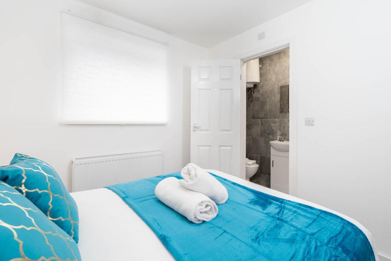 Two Bedroom Apartment - En Suites - Smart Tv'S - Wifi - Netflix - Bearwood バーミンガム エクステリア 写真