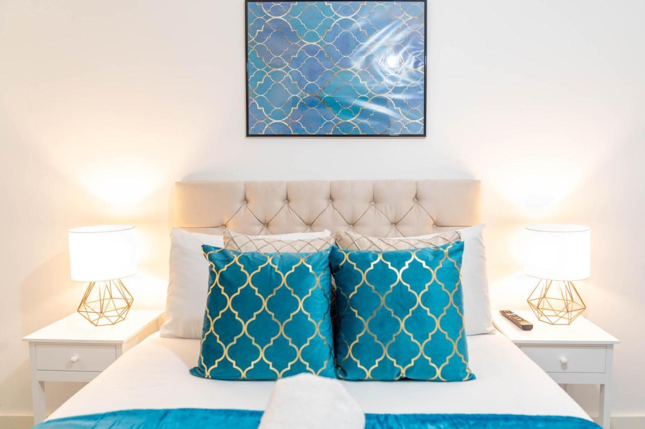 Two Bedroom Apartment - En Suites - Smart Tv'S - Wifi - Netflix - Bearwood バーミンガム エクステリア 写真